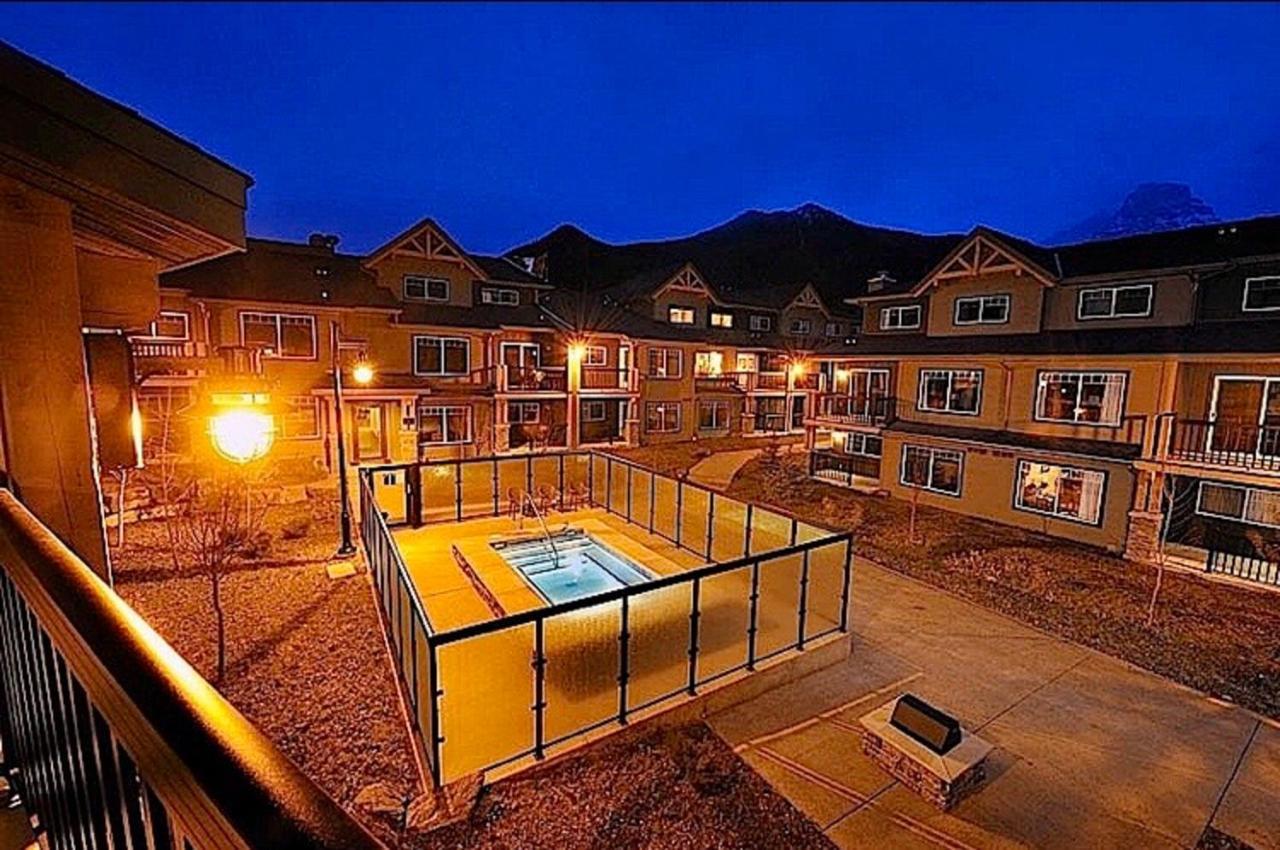 Copperstone Resort - Mountain View 2 Bedroom Condo Canmore Kültér fotó